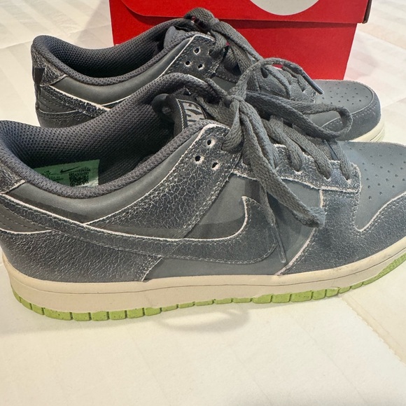 Nike Dunk Low SE Halloween Sneakers - Picture 1 of 7